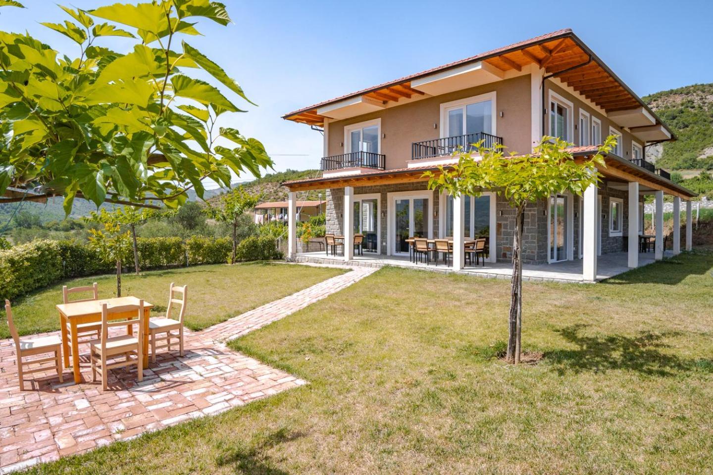 Bujtina Lumo & Pool Villa Përmet Exterior foto
